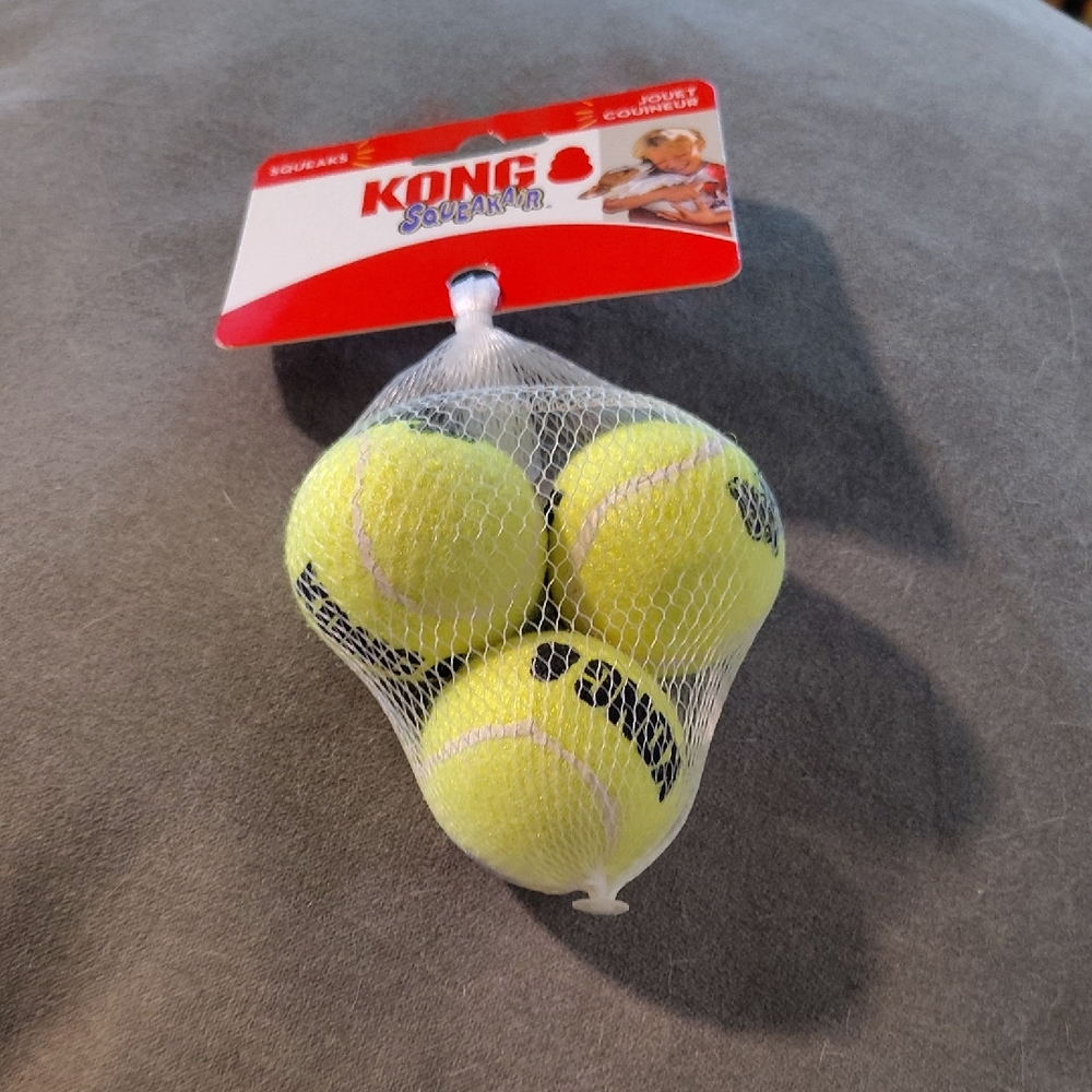 3 Kong X-small Squeaky Balls For Dogs